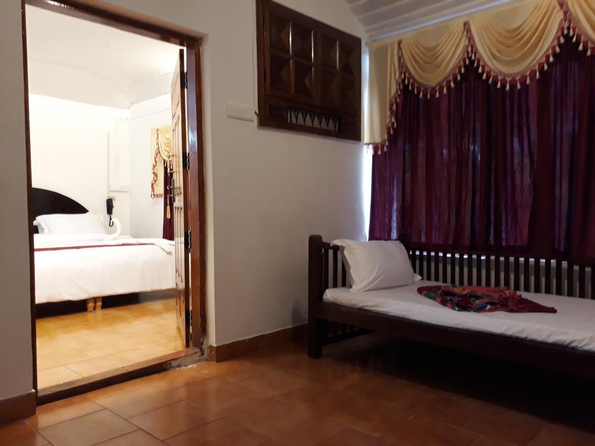 Golden Green Hotel Munnar Ngoại thất bức ảnh